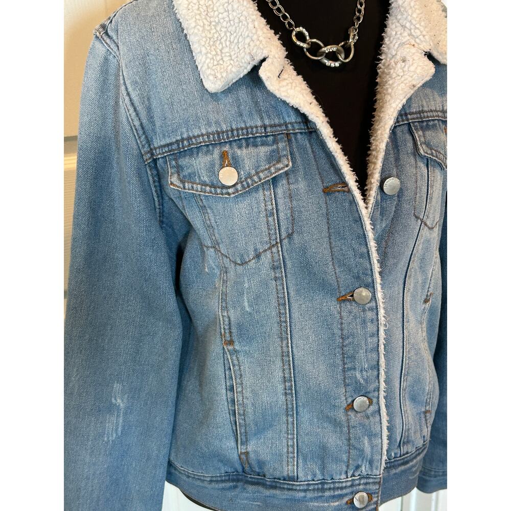 Jade & Ivory Womens L Light Wash Distressed Sherpa Lined Denim Jacket Cozy EUC - Picture 6 of 10